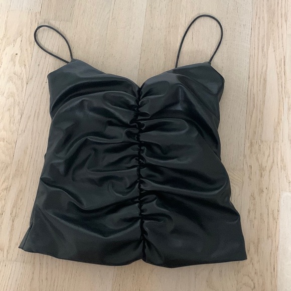 Vegan leather top - Picture 2 of 6